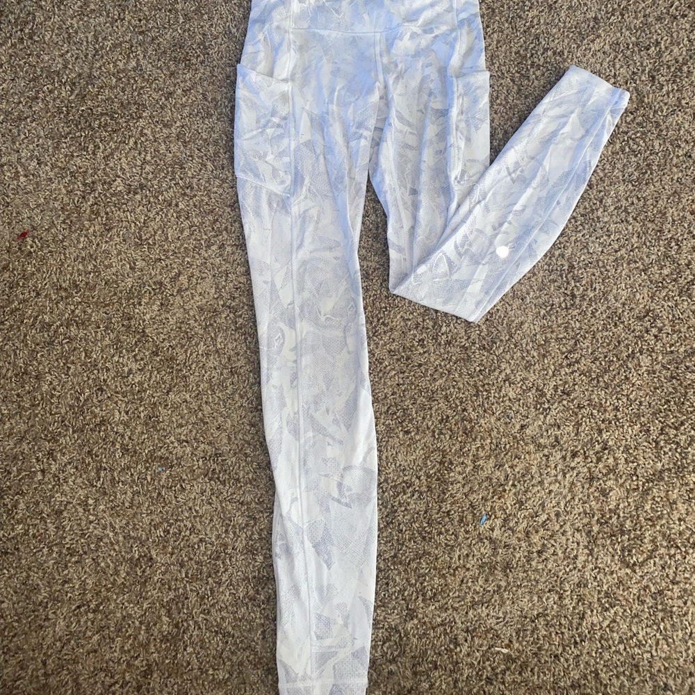 grey and white lulu lemon leggings